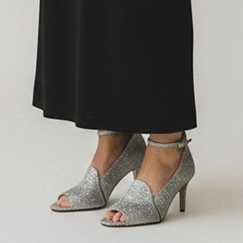 New VANELI Womens Platinum Pumps Peep Toe Ankle Strap Sexy Sparkly Heels Size 8N